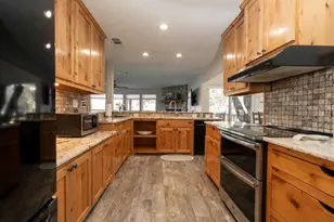 1221 Sleepy Water Ct, Granbury, TX 76048 - Photo 10