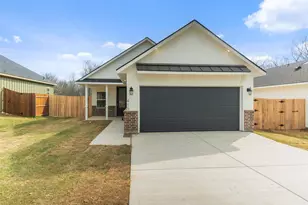 410 Matthew St, Hillsboro, TX 76645 - Photo 2