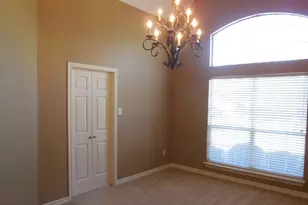 221 S Village Dr, McKinney, TX 75072 - Photo 6