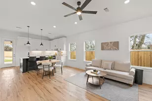 408 Matthew St, Hillsboro, TX 76645 - Photo 4