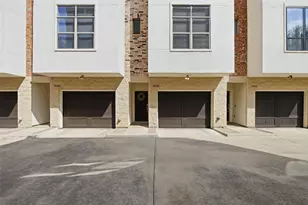 722 E 1st St, Fort Worth, TX 76102 - Photo 2