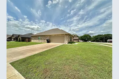 318 E 4th Street, Lindsay, TX 76250 - Photo 2