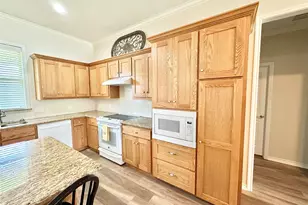 318 E 4th St, Lindsay, TX 76250 - Photo 10