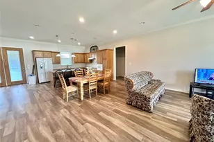 318 E 4th St, Lindsay, TX 76250 - Photo 14