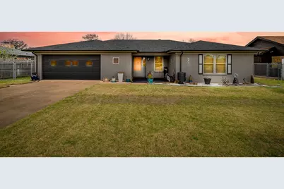 306 Tahiti Drive, Granbury, TX 76048 - Photo 2