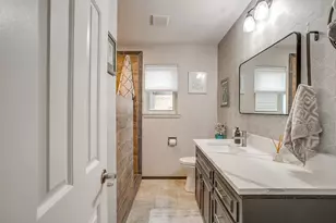 306 Tahiti Dr, Granbury, TX 76048 - Photo 24