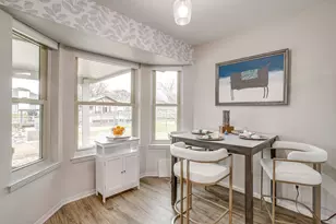 306 Tahiti Dr, Granbury, TX 76048 - Photo 10