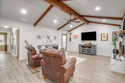 306 Tahiti Drive, Granbury, TX 76048 - Photo 8