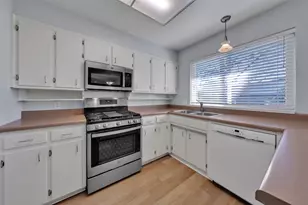 401 Ferenz Ct, Crowley, TX 76036 - Photo 8