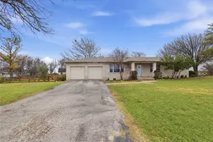 135 Hightower St, Hillsboro, TX 76645 - Photo 1