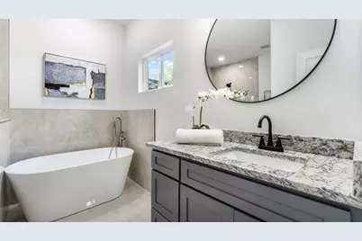 920 S Montreal Avenue, Dallas, TX 75208 - Photo 8