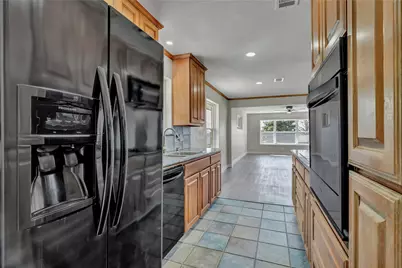 1901 Sandy Lane, Irving, TX 75060 - Photo 12