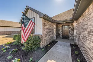 141 Maverick Ln, Pilot Point, TX 76258 - Photo 10