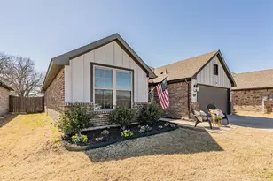 141 Maverick Ln, Pilot Point, TX 76258 - Photo 8