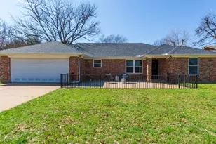 904 Meadowlark Ln, Granbury, TX 76048 - Photo 1