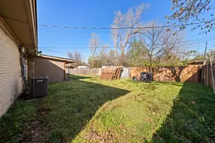 1716 John Smith Dr, Irving, TX 75061 - Photo 18