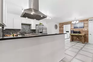 208 E Columbia St, Weatherford, TX 76086 - Photo 14