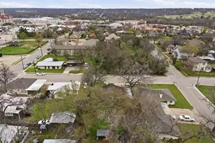 208 E Columbia St, Weatherford, TX 76086 - Photo 30