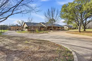 6208 Windsong Dr, Arlington, TX 76001 - Photo 2