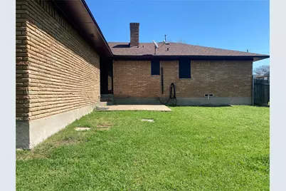 1315 Willow Creek Drive, Lancaster, TX 75146 - Photo 24