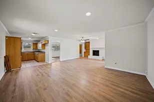 1315 Willowcreek Dr, Lancaster, TX 75146 - Photo 12