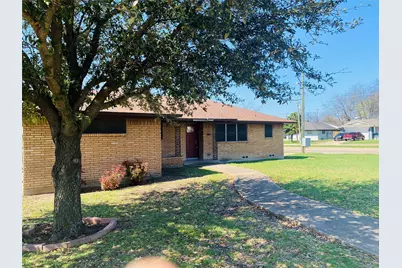 1315 Willow Creek Drive, Lancaster, TX 75146 - Photo 2