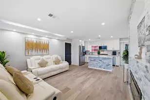 614 Greenbrook Ln, Grand Prairie, TX 75052 - Photo 14