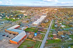 614 Greenbrook Ln, Grand Prairie, TX 75052 - Photo 12