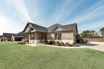 327 Lovers Lane, Terrell, TX 75160 - Photo 2