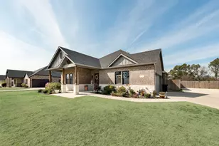 327 Lovers Ln, Terrell, TX 75160 - Photo 2