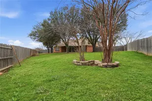500 Surry Ct, Saginaw, TX 76179 - Photo 26