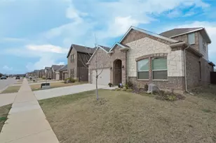 10013 Gray Barrel Dr, Aubrey, TX 76227 - Photo 2