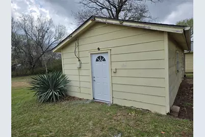 404 S Pecan Street, Bells, TX 75414 - Photo 20