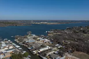 6526 Blue Water Ct, Granbury, TX 76049 - Photo 32