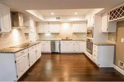 9401 Blue Jay Way, Irving, TX 75063 - Photo 10