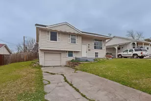 1109 Montclair Dr, Garland, TX 75040 - Photo 2