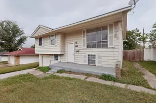 1109 Montclair Dr, Garland, TX 75040 - Photo 2