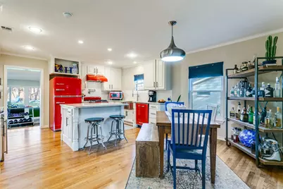 318 Ruth Street, Grapevine, TX 76051 - Photo 8