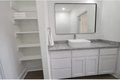 909 W Walker Street, Denison, TX 75020 - Photo 8