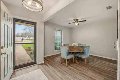 401 Meadow Ridge Drive, Cedar Hill, TX 75104 - Photo 6