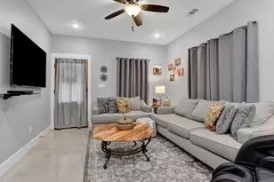 1131 W Owing St, Denison, TX 75020 - Photo 4