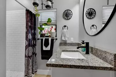 1131 W Owing Street, Denison, TX 75020 - Photo 8