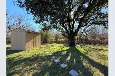 2540 W Rochelle Road, Irving, TX 75062 - Photo 16