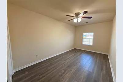 2540 W Rochelle Road, Irving, TX 75062 - Photo 8