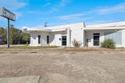 602 E Davis Street, Grand Prairie, TX 75050 - Photo 1