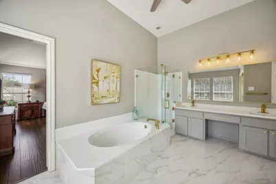 113 Lake Forest Court, Garland, TX 75044 - Photo 32