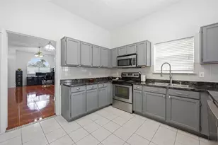 2400 Park Crest Ct, Irving, TX 75060 - Photo 10