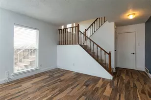 522 Royal Valley Rd, Grand Prairie, TX 75052 - Photo 6