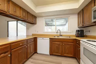 522 Royal Valley Rd, Grand Prairie, TX 75052 - Photo 16