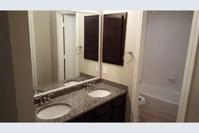 515 Valley Spring Drive, Arlington, TX 76018 - Photo 8